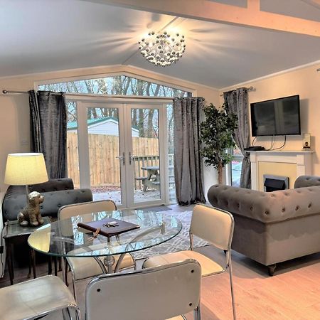 Welsh Villa-Hot Tub-Tenby-Carmarthen-Forestsetting Экстерьер фото